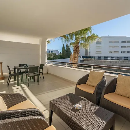 Bright Marina With Peaceful Views #1991 Apartman