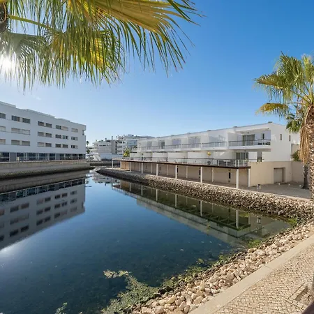 Bright Marina With Peaceful Views #1991 Apartman *