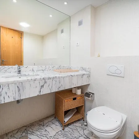 Bright Marina With Peaceful Views #1991 Lagos