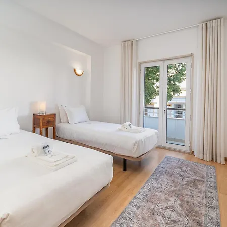 Bright Marina With Peaceful Views #1991 Lagos