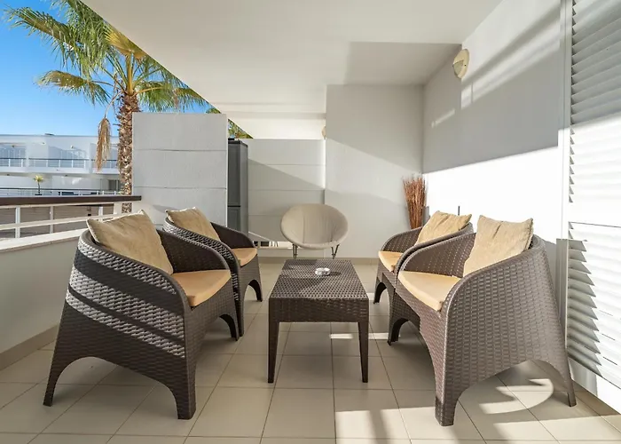 Bright Marina With Peaceful Views #1991