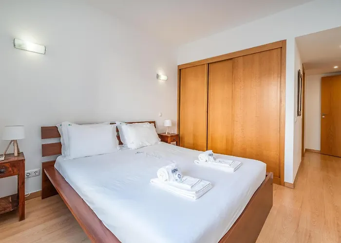 Bright Marina With Peaceful Views #1991 Lagos