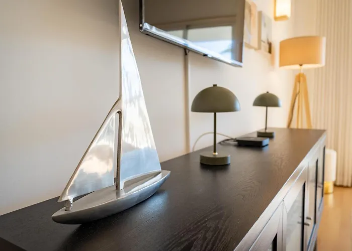 Bright Marina With Peaceful Views #1991 Lagos