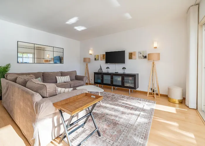 Apartment Bright Marina With Peaceful Views #1991 Lagos