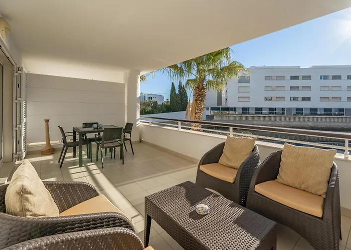 Bright Marina With Peaceful Views #1991 Apartment